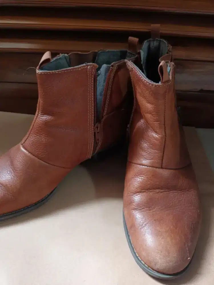 Sepatu boot 2025 hush puppies