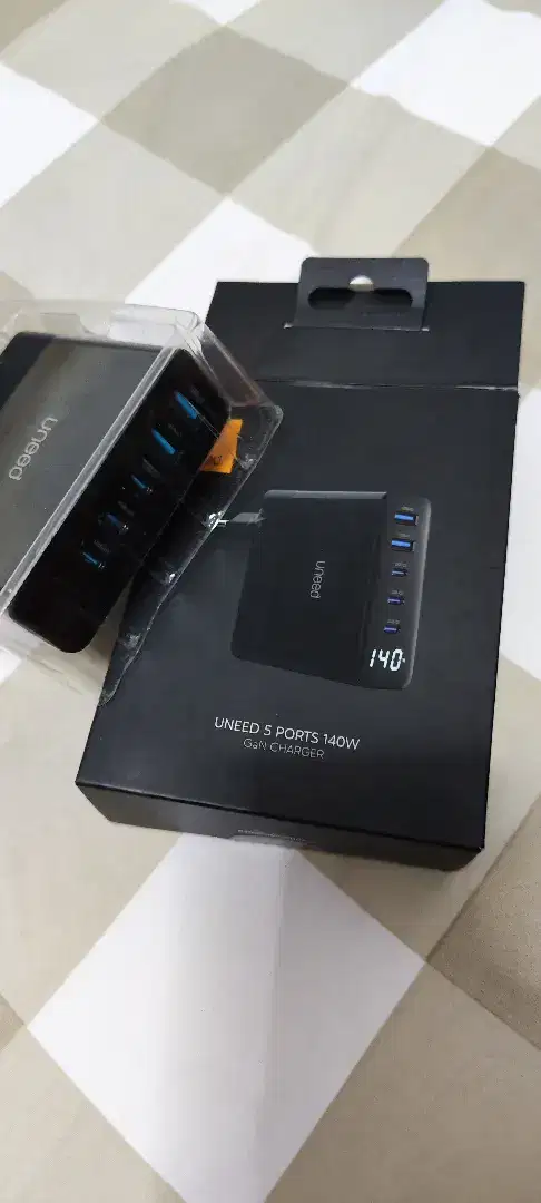 Uneed GAN charger 140 watt