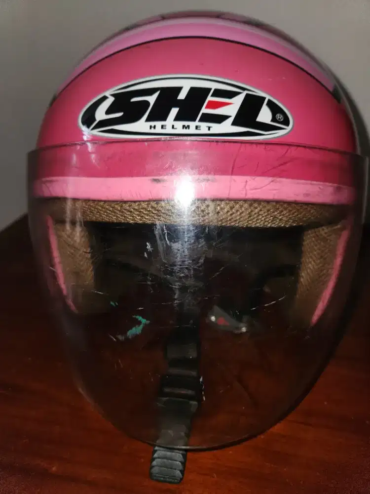 Helm anak merk shell masih bagus