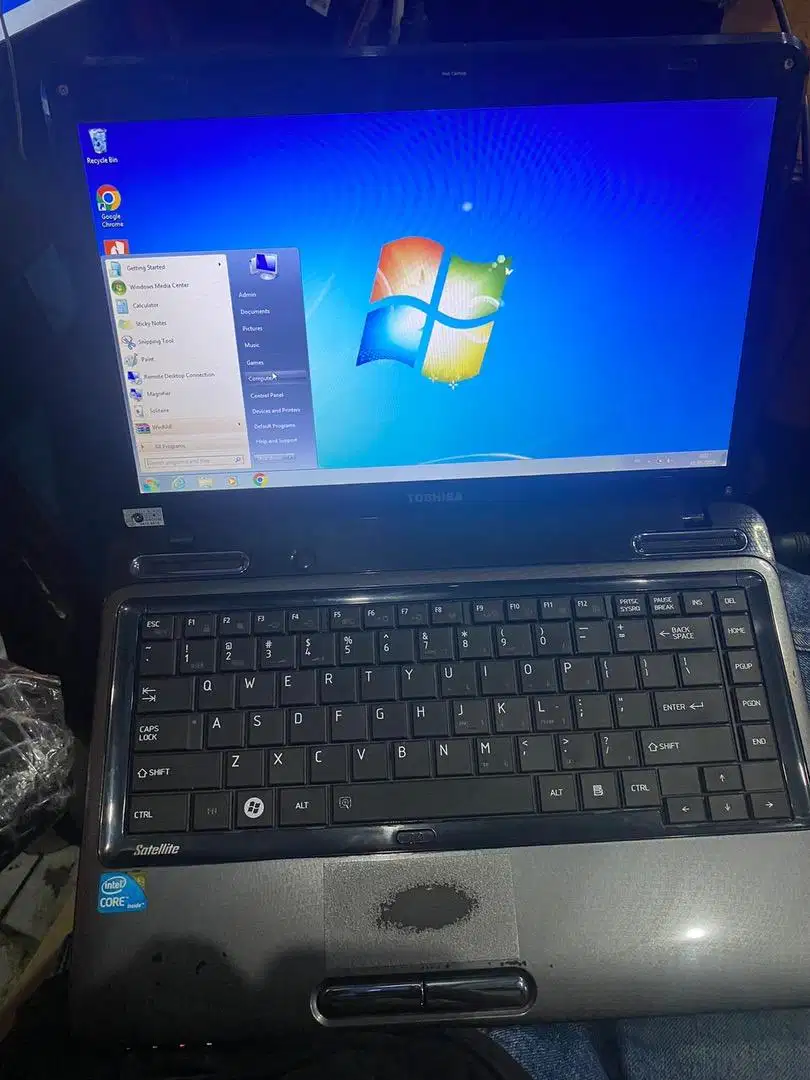 Laptop Toshiba core i3