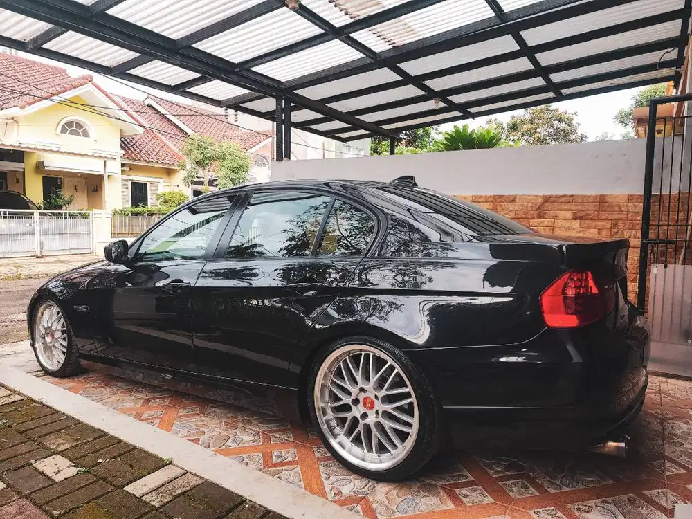 Jual Mobil Sedan BMW 320i E90 Lci Tahun 2009