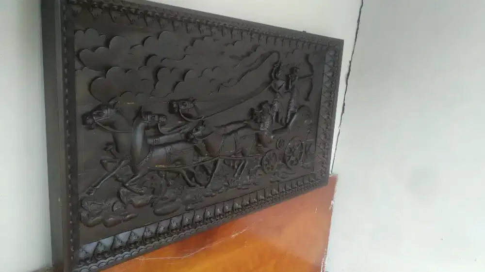 Lukisan timbul kayu merebau jepara