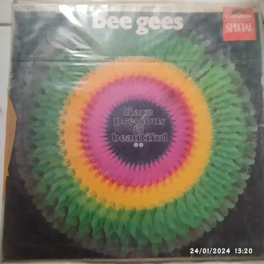 PIRINGAN HITAM VINYL.. Bee Gees Rare, Precious & Beautiful