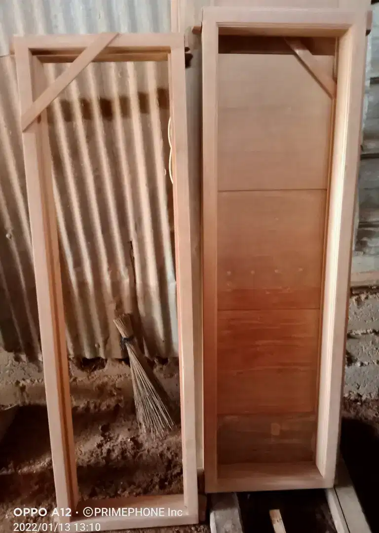 Kusen kayu bahan seken