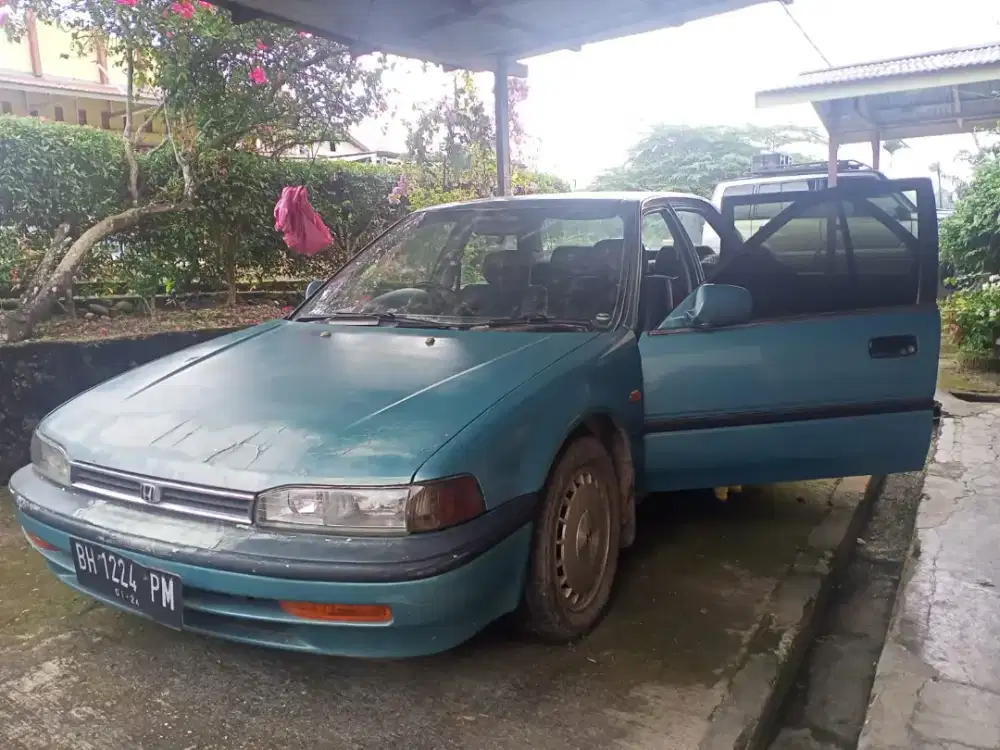 Dijual sedan accord maestro 93
