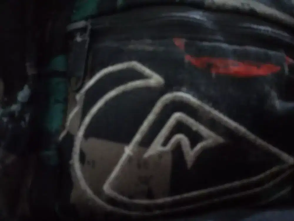 Uniqlo Tas selempang gundam