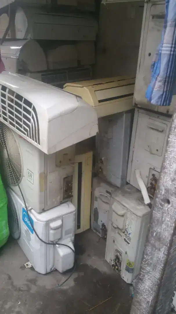 Kami membeli ac bekas dan rusak dengan harga maksimal