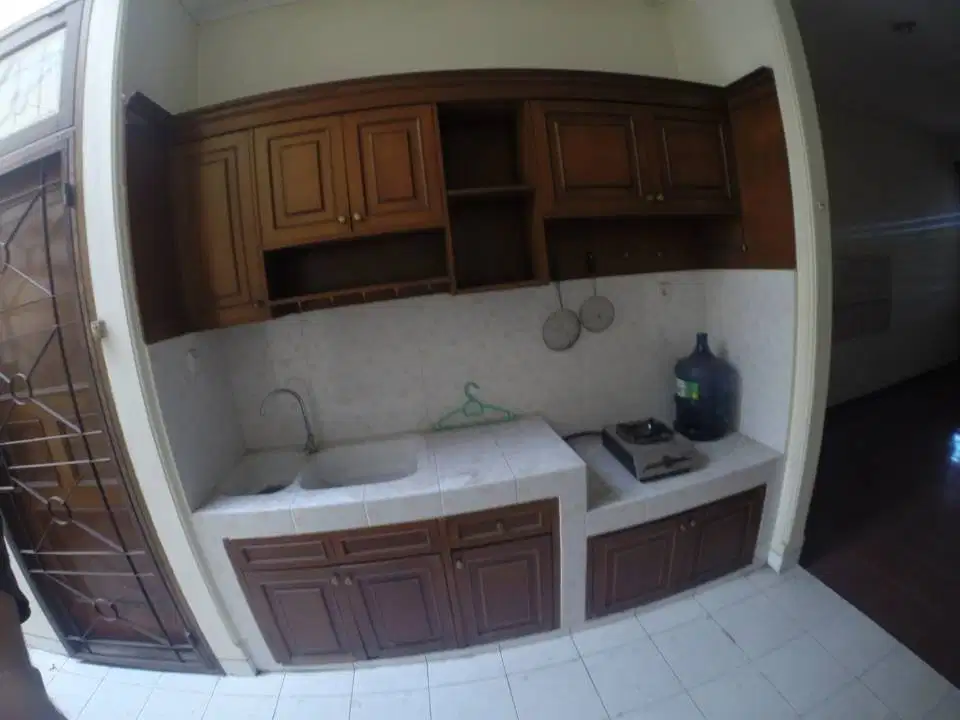 Sewa Tahunan Rumah Mewah Cluster Siap Huni Lokasi Strategis