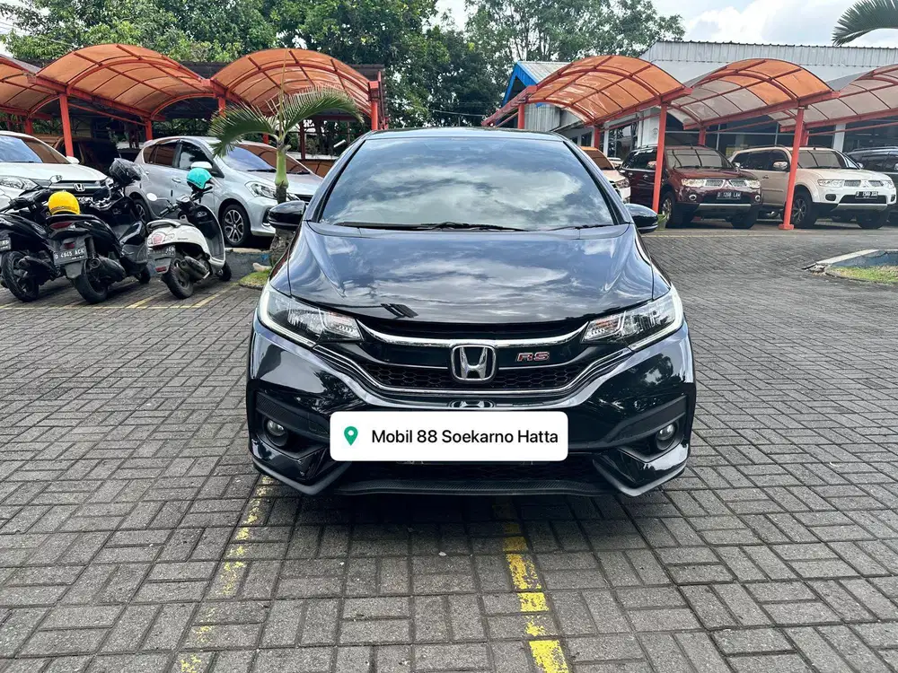 HONDA JAZZ RS AT 2017 HITAM - Mobil Bekas - 915574359