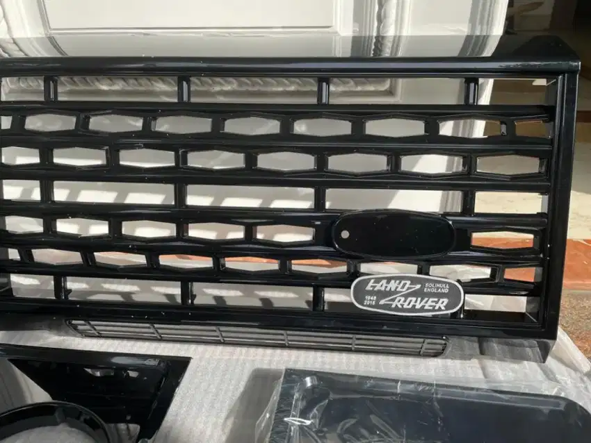 Grill depan Land rover Defender Adventure