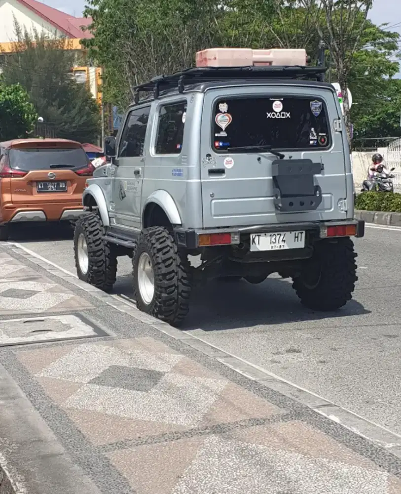 Suzuki jimny samurai