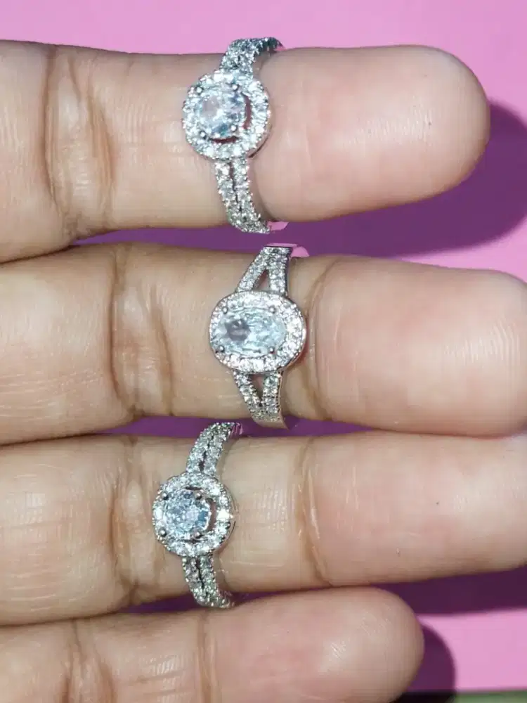 CINCIN XUPING WANITA BERMATA ZIRCON