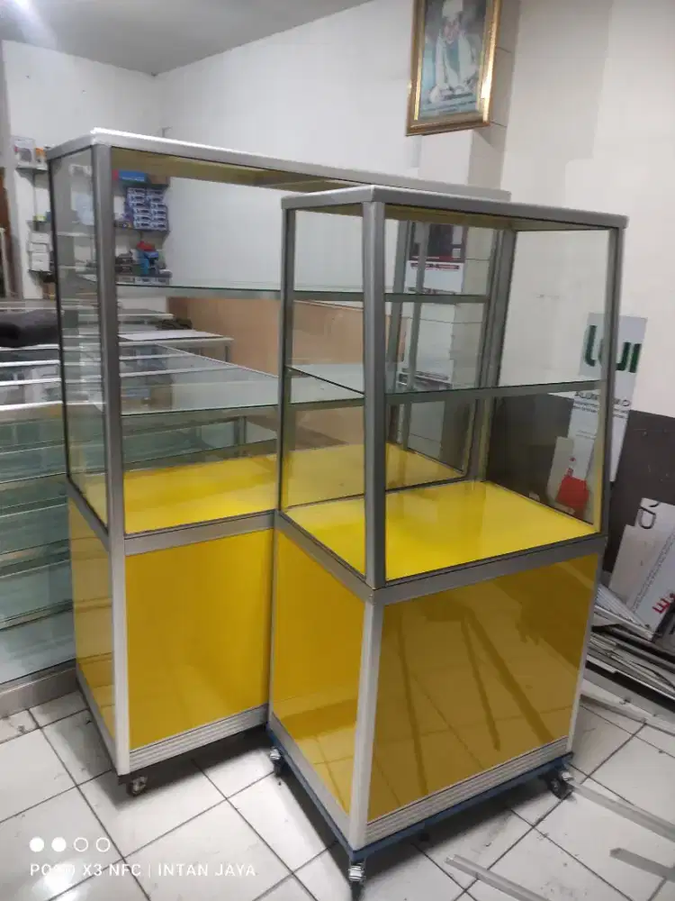 Etalase makanan plat ACP  anti air