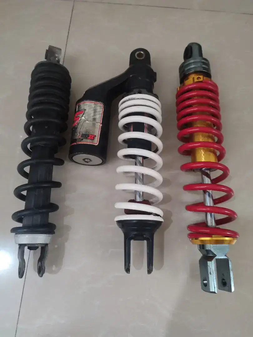 Shock Breaker belakang eks Honda Beat F1