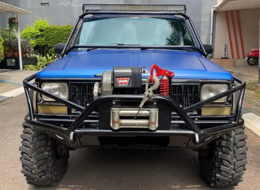 Cherokee XJ 4000cc 4X4 thn 94 Matic full spec