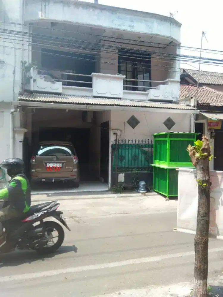 Jual rumah barat hlt aston purwosari luas 104m harga 1,750M nego