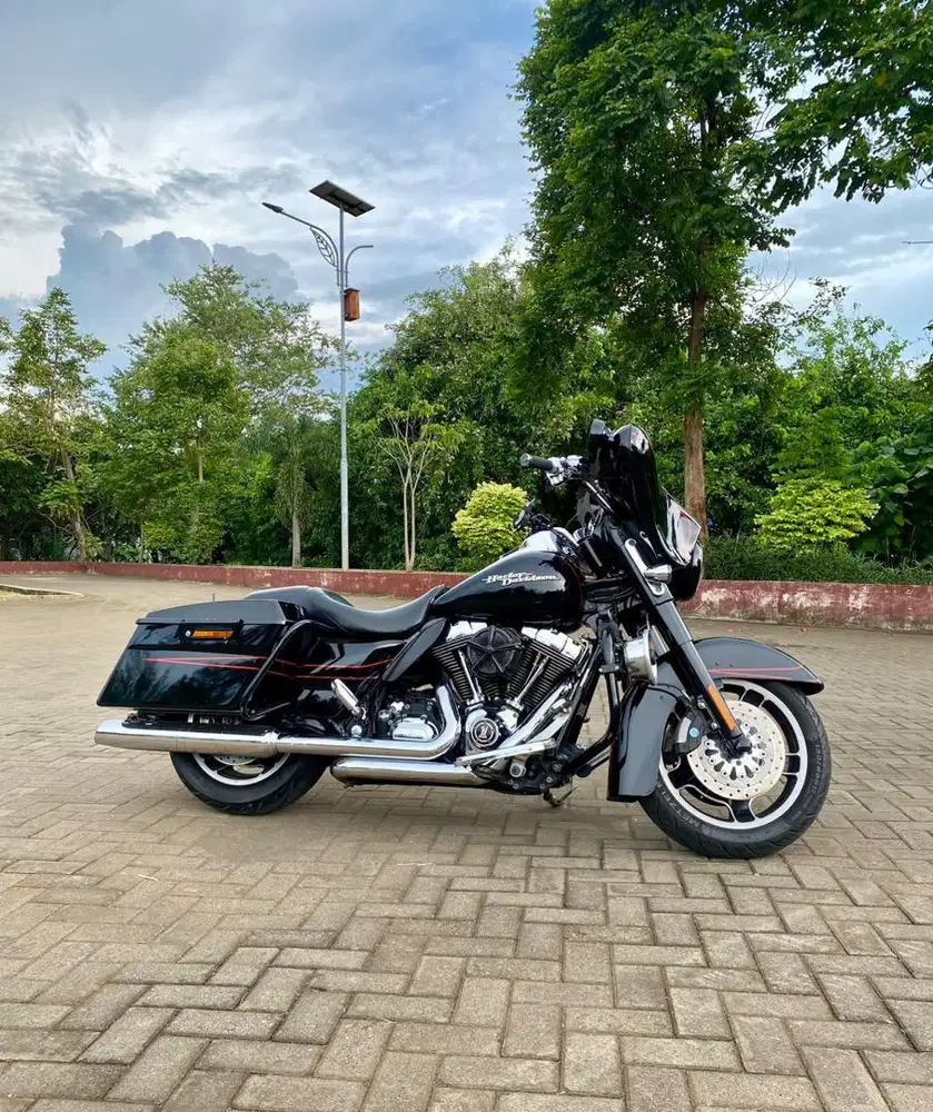 Street glide 2009 full paper