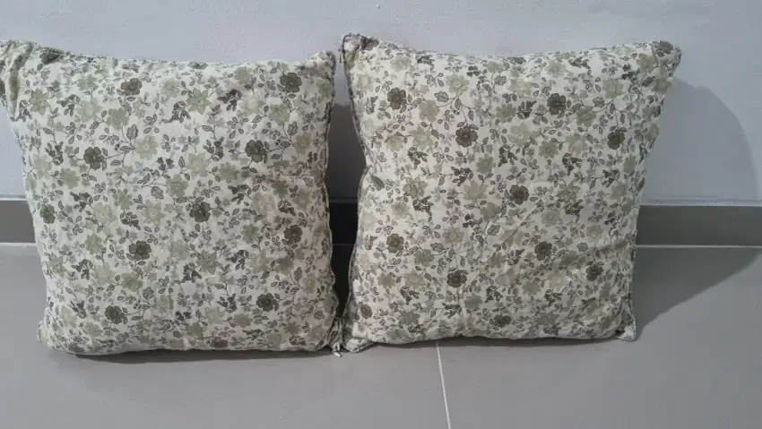 Bantalan sofa 2 bantal