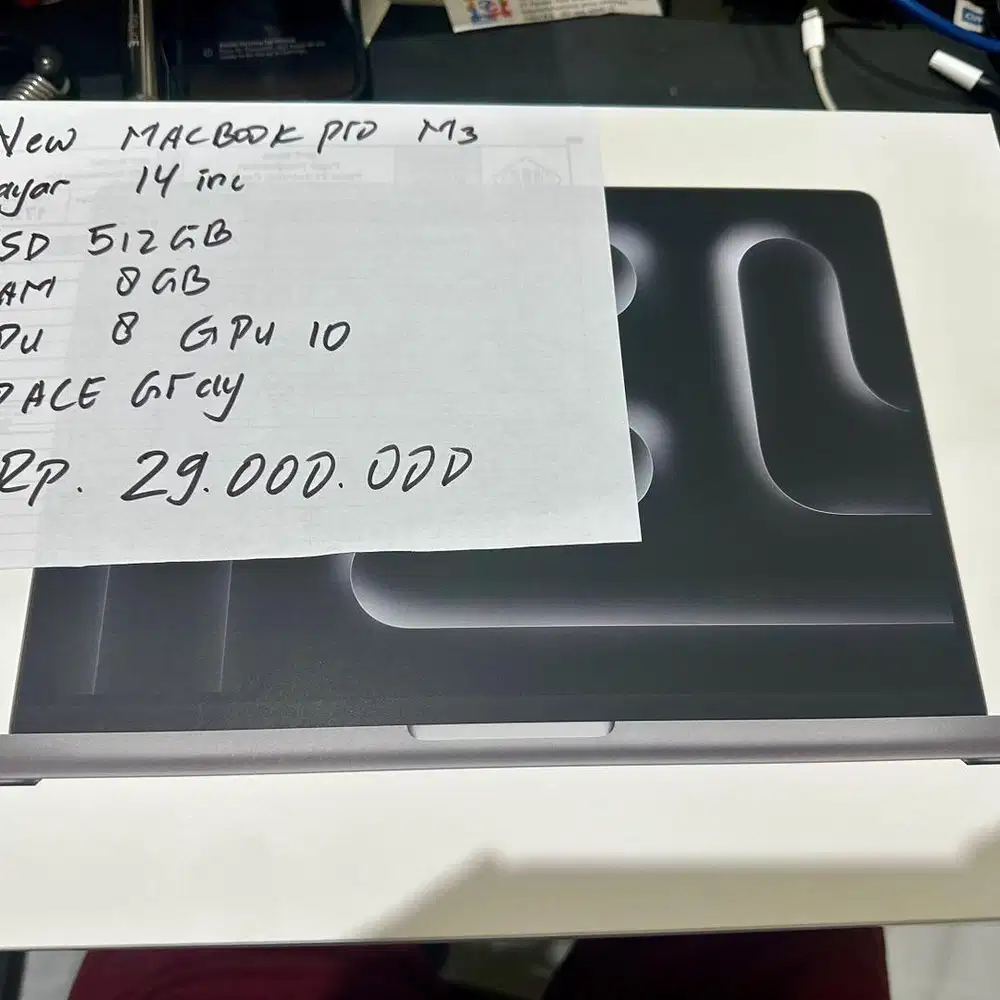 Macbook pro M3 Resmi