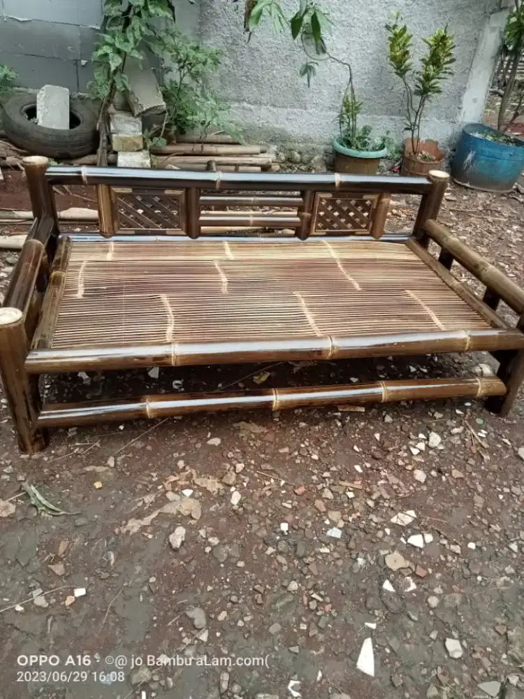 Kursi bangku bambu hitan