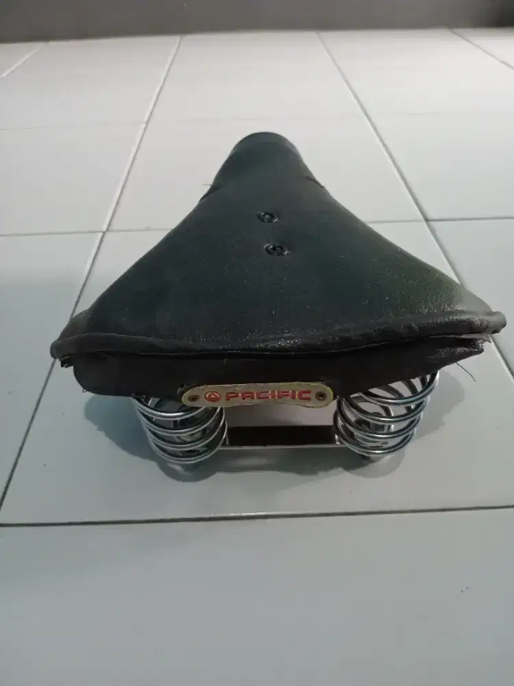 Dudukan sepeda onthel