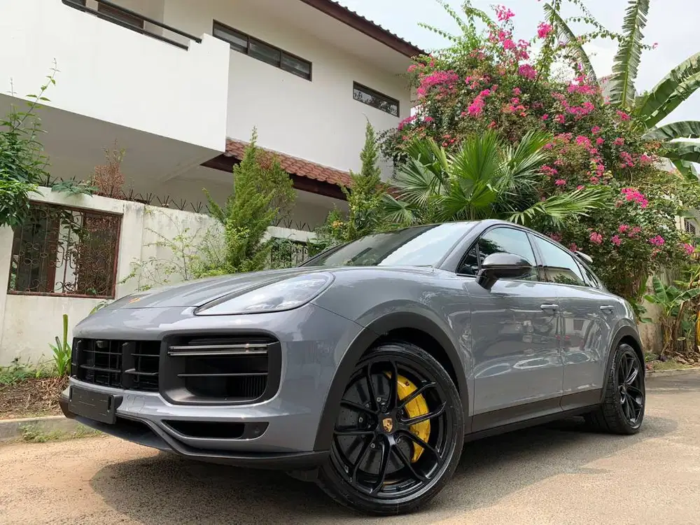 PORSCHE CAYENNE TURBO GT 2023 ARTIC GREY ON BORDEAUX RED