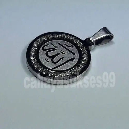 Liontin Titanium Stainless Silver Diamond Lafadz Allah 2,5cm LASD01