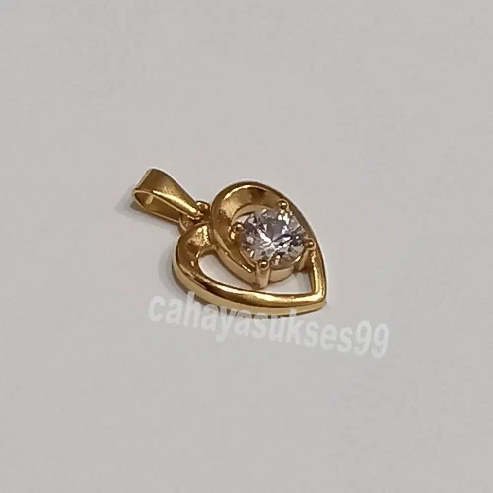 Liontin Love Gold Diamond 1,3cm x 1,5cm Titanium Stainless LLGD04
