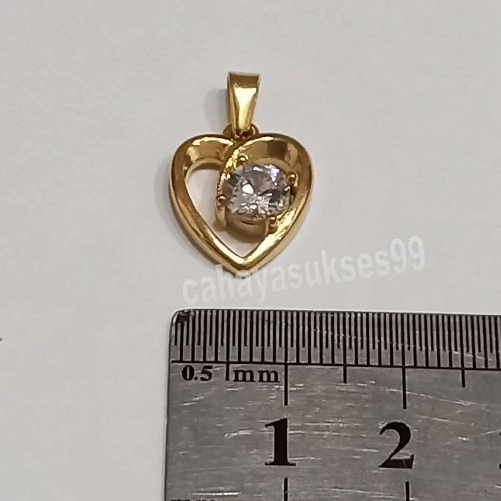Liontin Love Gold Diamond 1,3cm x 1,5cm Titanium Stainless LLGD04