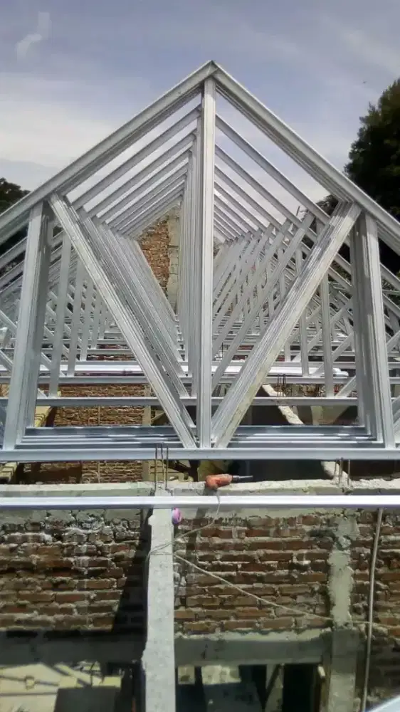 Kanopi rangka rumah baja ringan