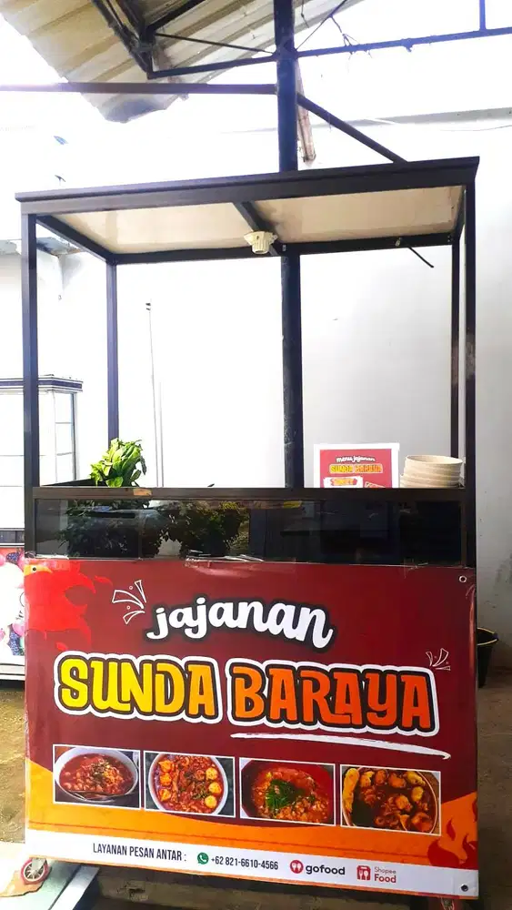 Rak/Etalase Bikin Usaha Laris