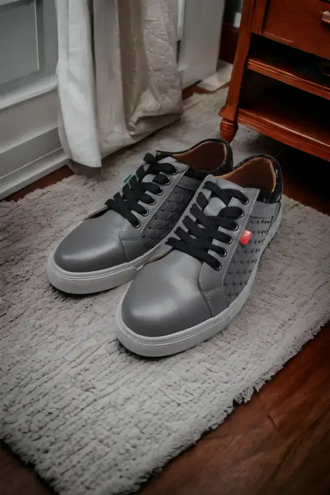 Sepatu KICKERS Sneakers Original, Size 41-42 enak, insole 26.5 cm