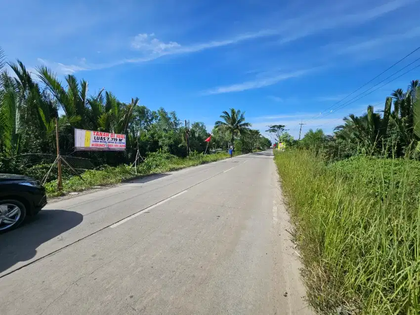 Pinggir jalan utama Jln Ir Soekarno, muara jawa, Kutai Kartanegara