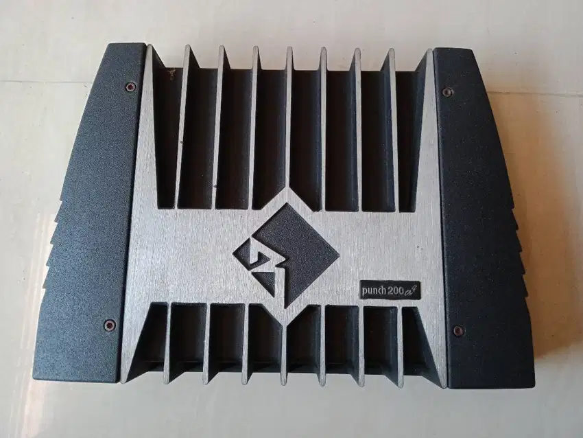 Power amp Rockford Fosgate Puch a4