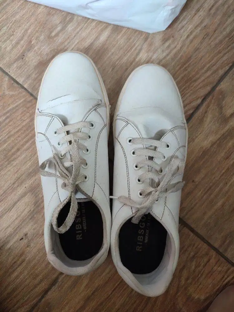 Sepatu Sneakers RIBSGOLD Putih 42