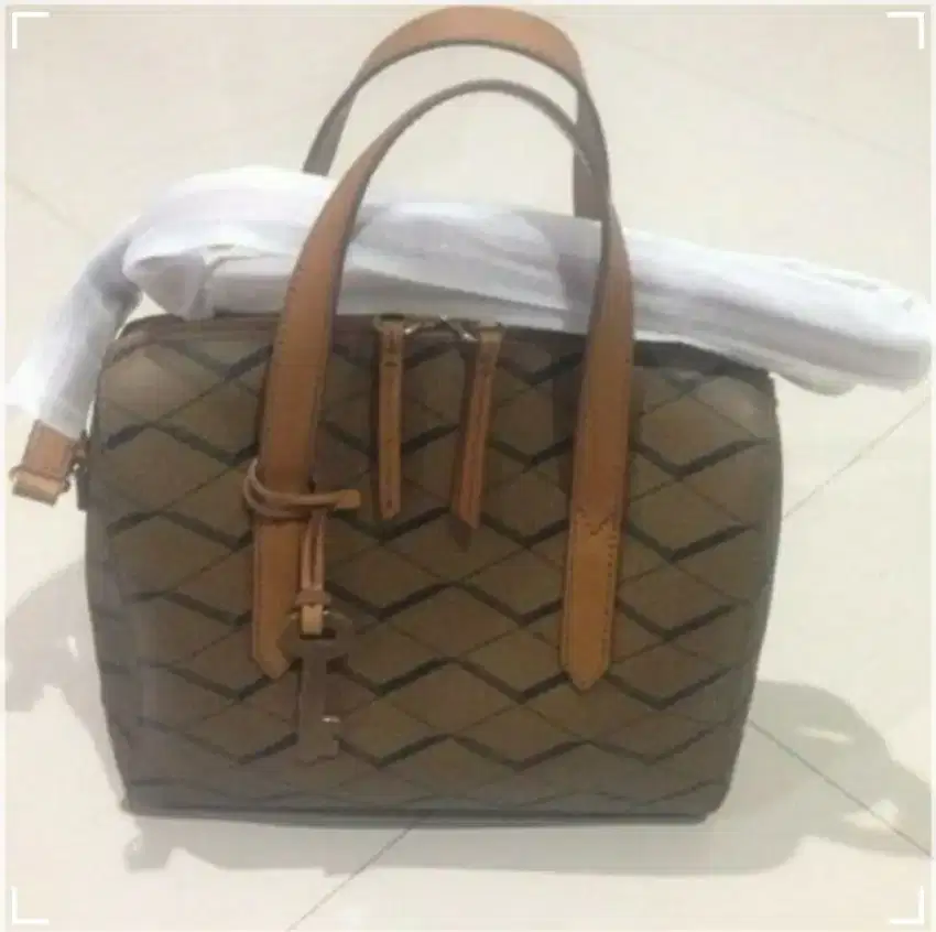 Tas fossil ss preloved