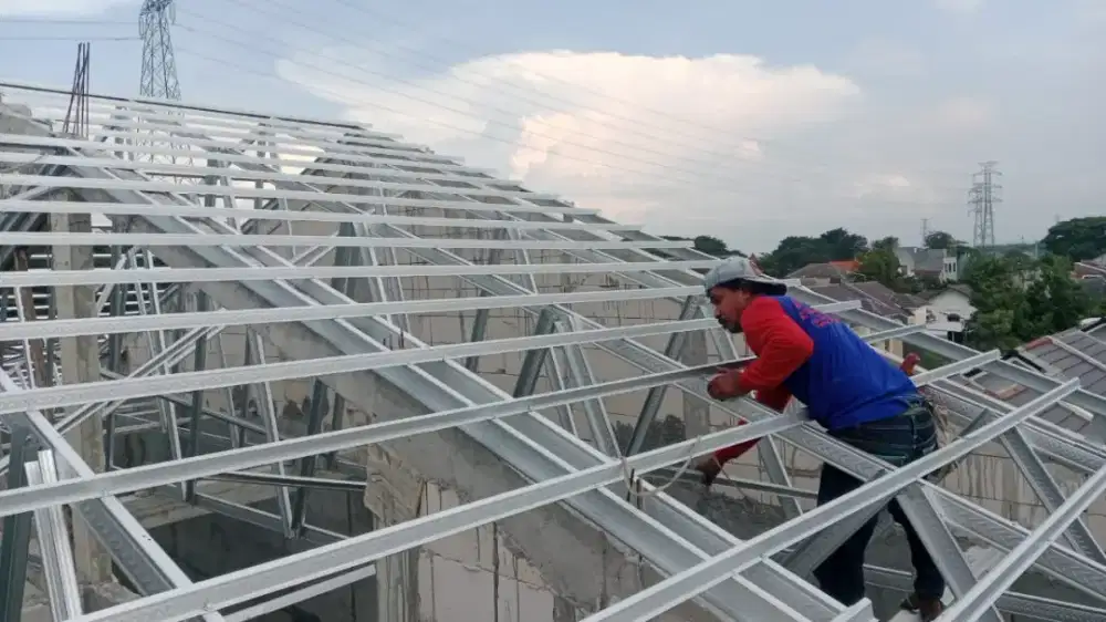 Jasa pasang rangka atap/jasa pasang plafon /renovasi atap