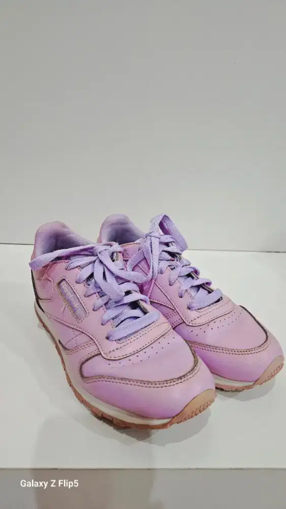 SEPATU ANAK REEBOK SIZE 35 (23 CM)