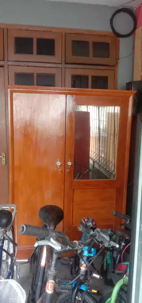 Lemari jati dua pintu