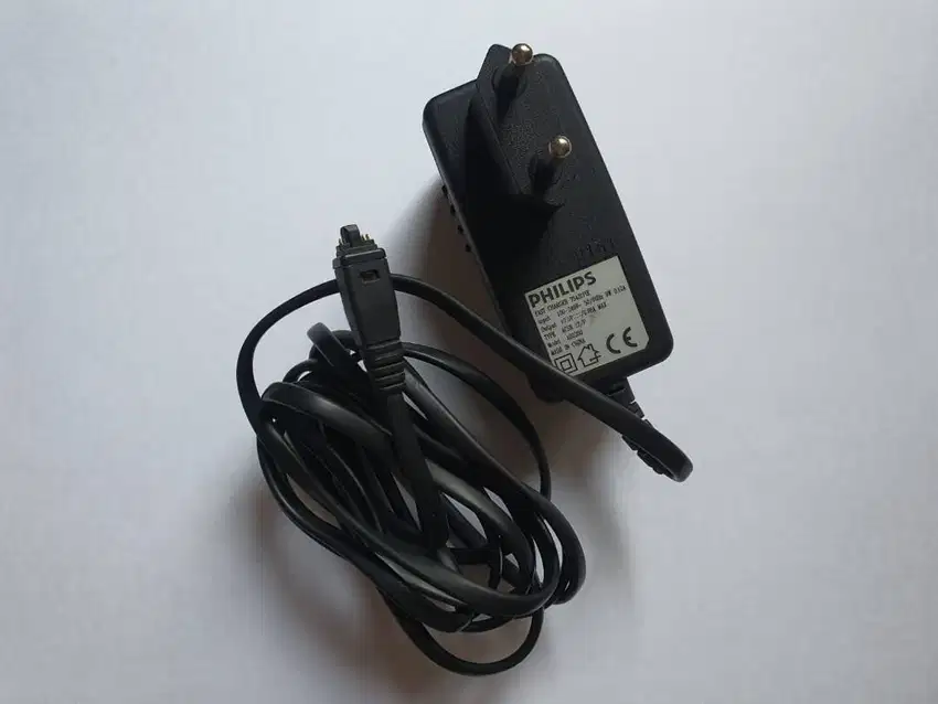 Charger HP jadul Philips Xenium 9 9 (original) - Bdg