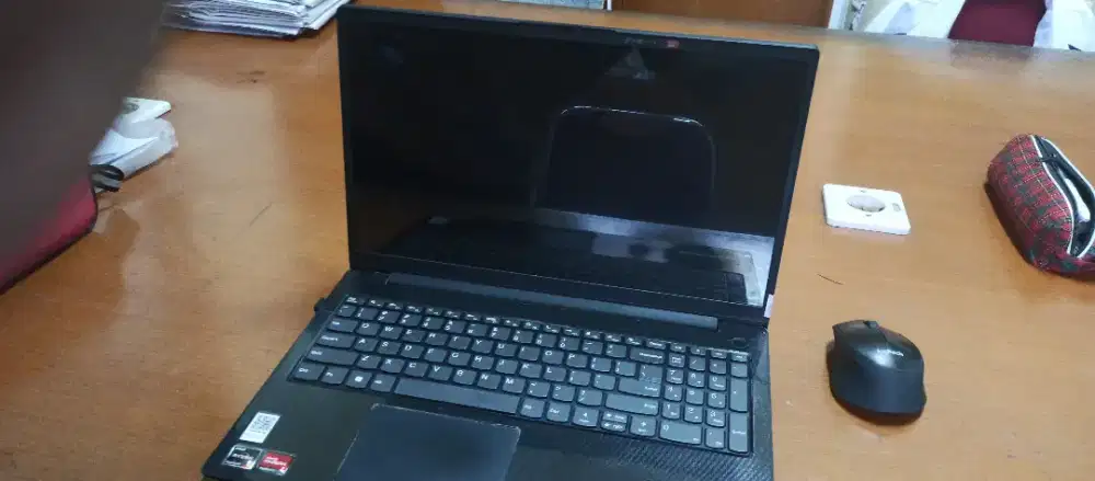 JUAL CEPAT Laptop LENOVO V15 G2 - 16 gb / SSD 1Tera  Radeon Vega 7