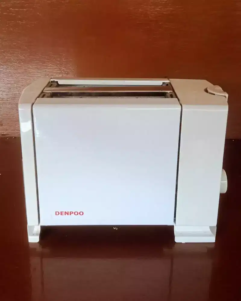 Pemanggang roti (bread toaster)