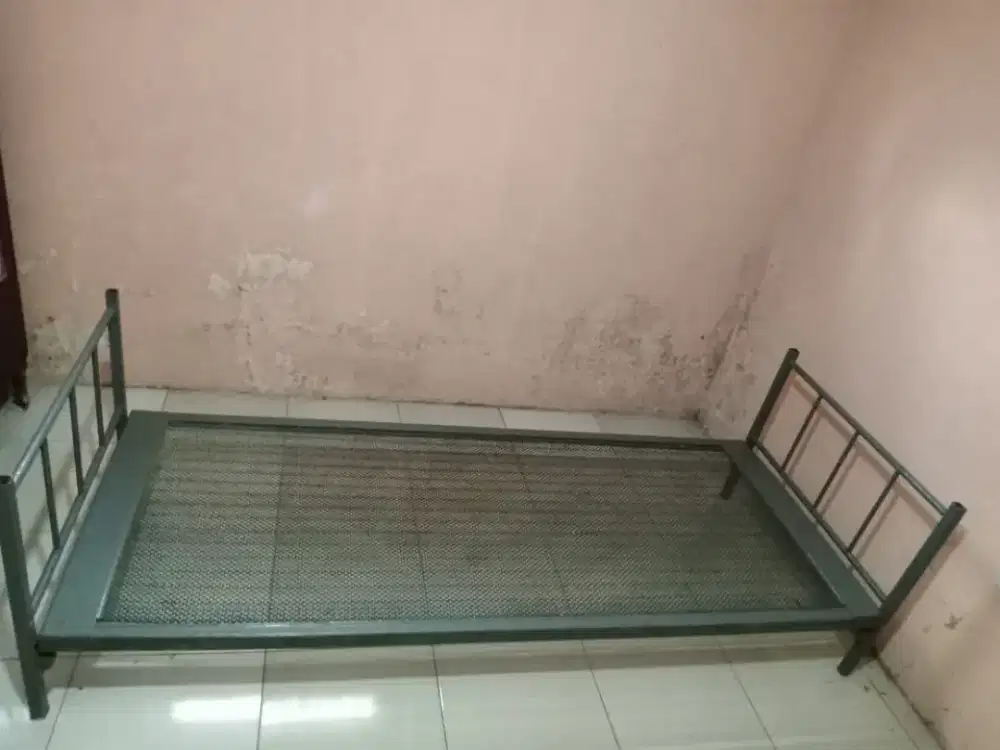 Ranjang Besi Jadul Per Anyaman Kawat Baja