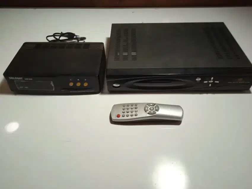 Digital Satelit Receiver dan Antena Positioner mulus