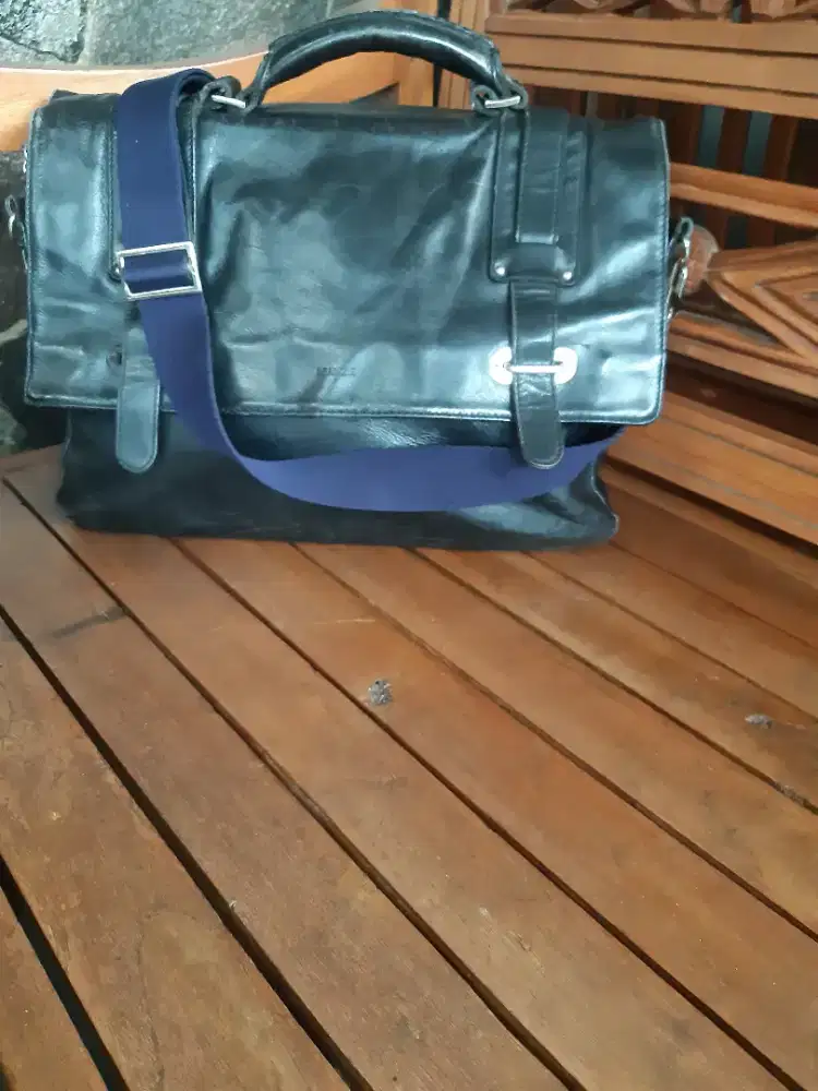 TAS KULIT selempang merk.SSAMZIE