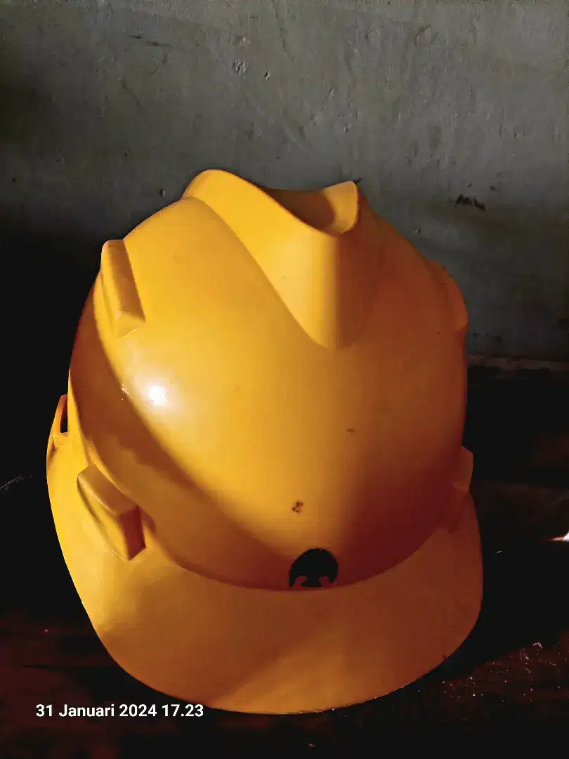 Helm Proyek Safety