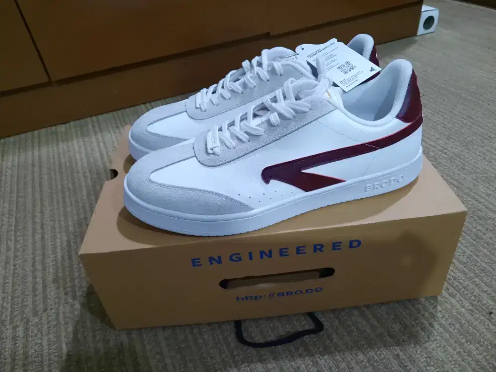 Sepatu Brodo Ace Hooligan White Maroon Size 46