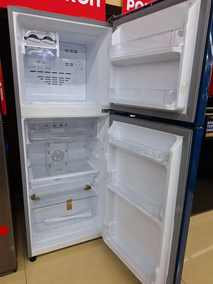 Kulkas 2 Pintu Tanpa Bunga Es Polytron PRB 219