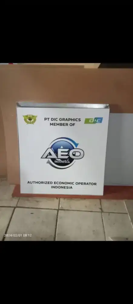 neon box dan hurup timbul