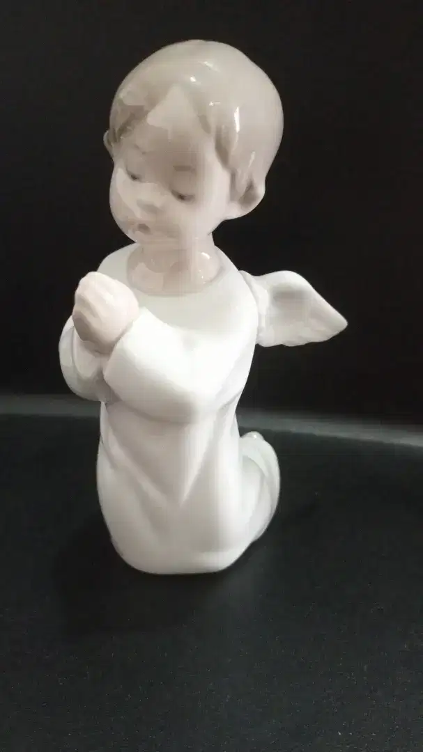 Lladro patung angel praying